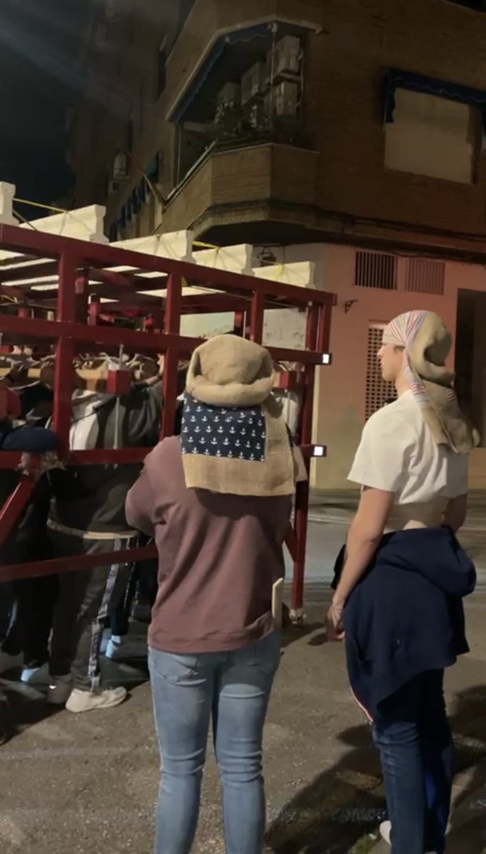 Reflexión de Viernes de Dolores.
No cualquiera es apto para acompañarte un Domingo de Ramos.
A la guerra con mi compadre con los ojos cerrados.