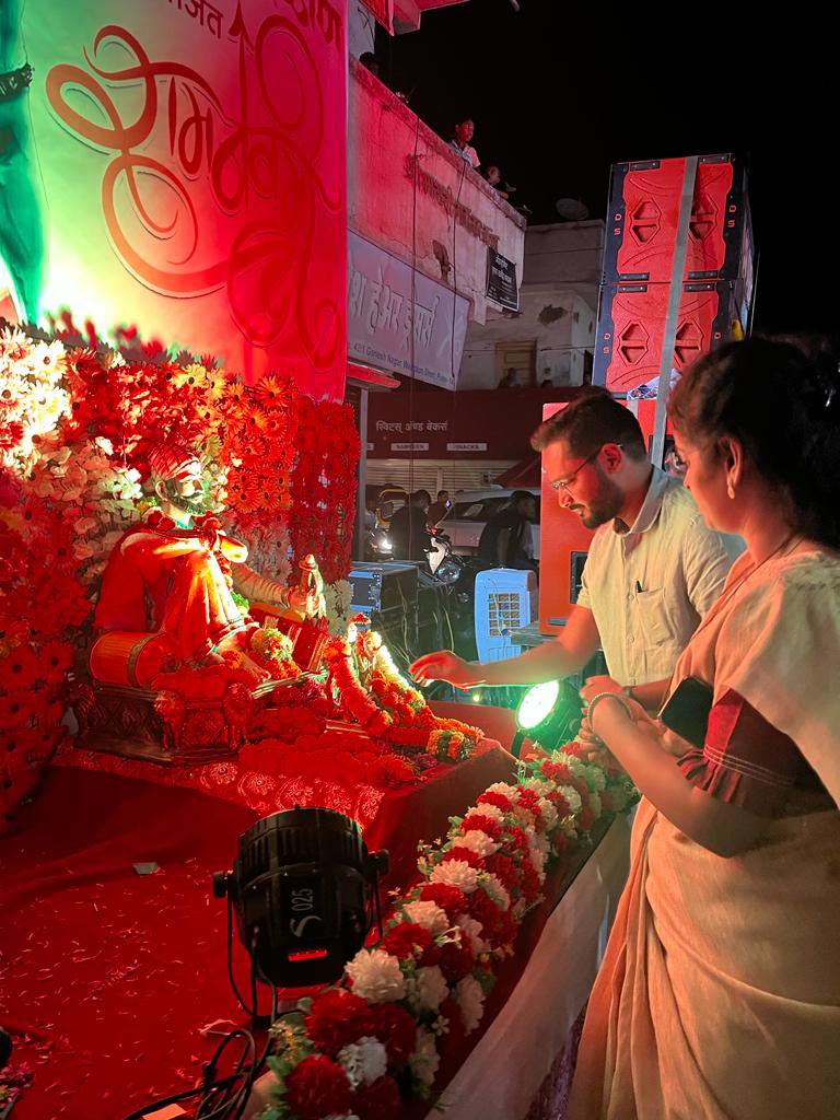 MaheashGalande's tweet photo. श्रीराम नवमी उत्सवानिमित्त रामवाडी, वडगावशेरी येथील विविध ठिकाणी उपस्थित राहून दर्शन घेतले व शोभायात्रा कार्यक्रमात सहभाग घेतला.
#raamnavmi #रामनवमी https://t.co/gJ1wC1fEm3