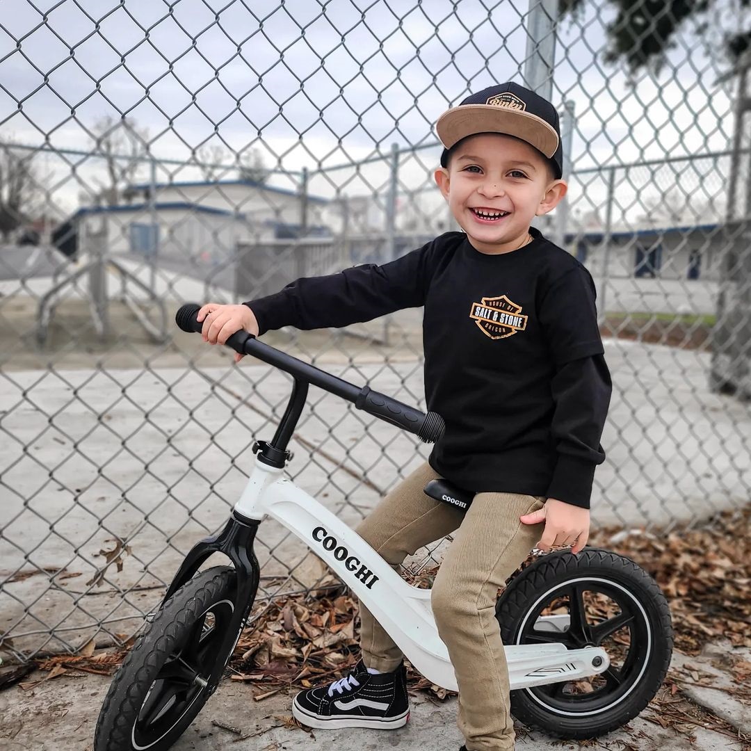 Spring is here; let's play outdoors! Get your friends, grab a bike, and enjoy the sunshine. Fun and laughter are guaranteed!

#spring #springday #sunshine #bikefunny #balancebikefun #firstbike #kidscandoit #balancebikepro #balancebikenation #balancebike #kidsbalancing