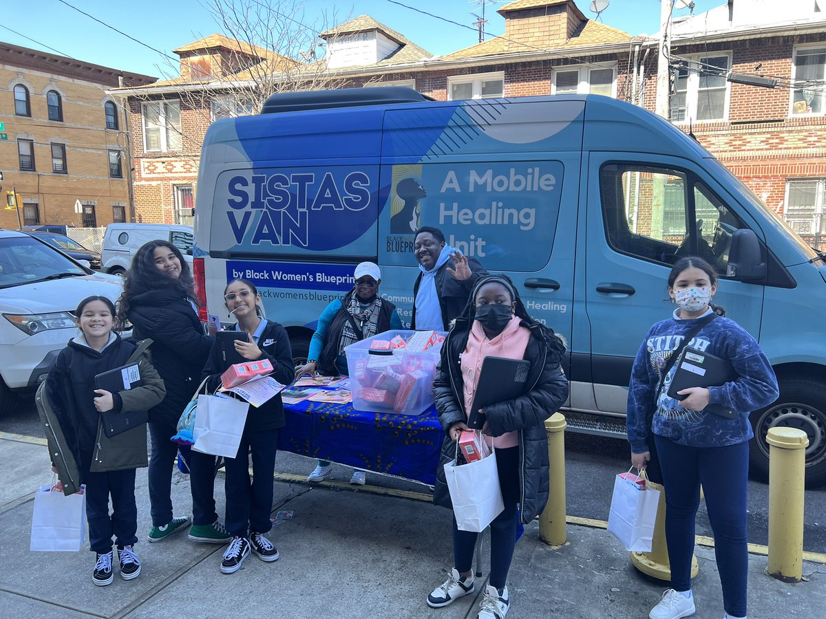 IS 171 The 🧲 School of Leadership & Innovation tweet media