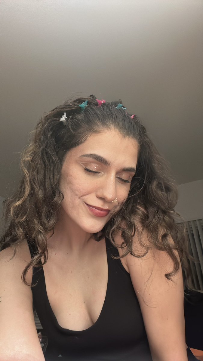 Hotgirlsfart420's tweet photo. I feel like a spice girl, time to wash my face &amp; take a shower. 🫡💅🏼 https://t.co/C265IdEByG