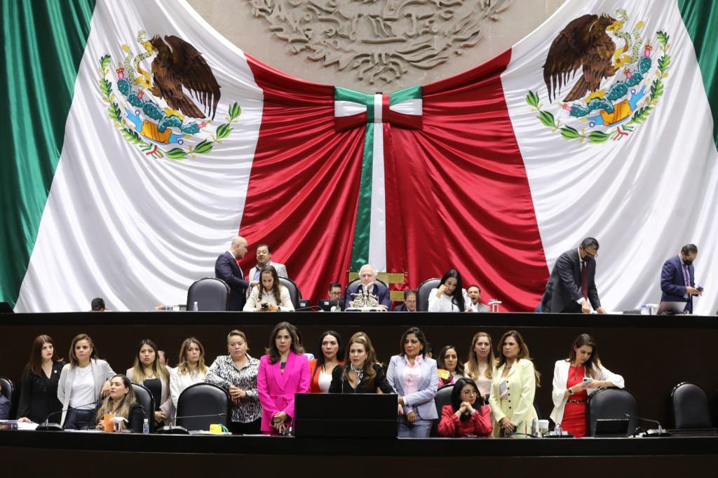 rubenmoreiravdz's tweet photo. El #PRI votó a favor de la Ley #3de3 contra la violencia. Se busca que nunca más una persona #violentadora, #agresora o #deudora alimentaria pueda ocupar un cargo de elección popular. 
Cero tolerancia contra la #violencia.
@caroviggiano @SoyBlancaAlcala @OnmpriNacional https://t.co/rdXQbVja6Y