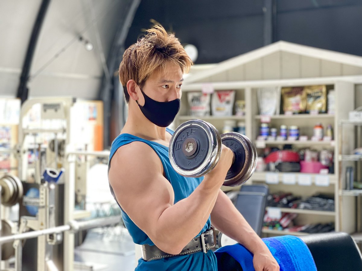 maxgym1997's tweet photo. 2023.3.30(木) JBBFメンズフィジーク安久友規選手、京都から車でお越しくださり定期的なサポートさせて頂いております。今回は腕のトレーニングでしたがアウトラインも良くなってきました。MAXGYMで楽しい筋トレしませんでしょうか？初心者さんも大歓迎でお待ちしています。
#メンズフィジーク https://t.co/yhoaflEIoY