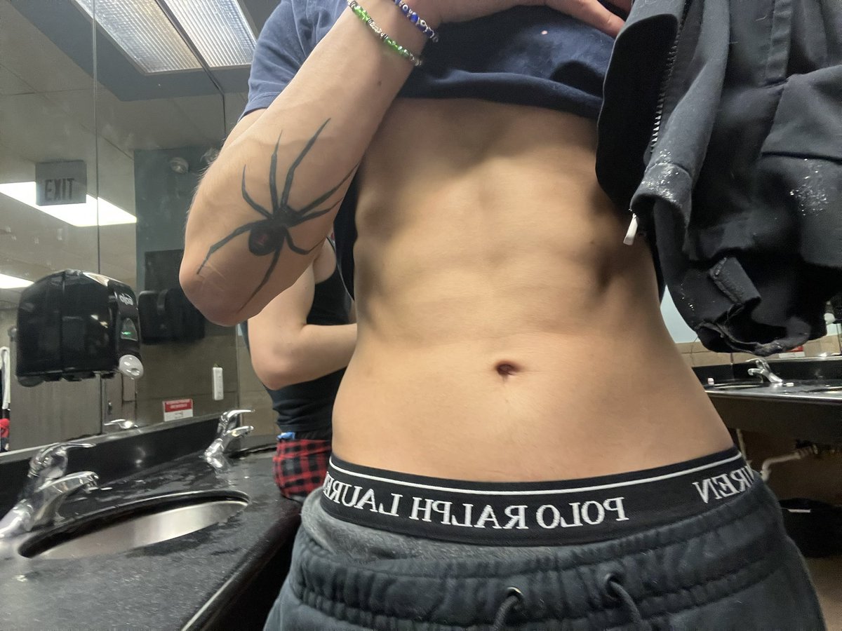 therickyflores's tweet photo. RT if you wanna 👉🏻👌🏻🍆💦😏 https://t.co/S2Uc4K0kiB