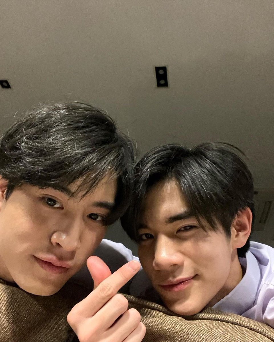 crushon9x's tweet photo. น้องโฟร์ท : แฮร่ ติณกันต์ มาแล้วจ่ะ 

หล่อกันสุดสุด คิดถึงตะโกนม้ากๆๆๆๆๆๆ รอติณกันต์มาโลดแล่นแน้ววว 😭🤏🏻
#OurSkyyxMySchoolPresident https://t.co/AAxfHo1WAp