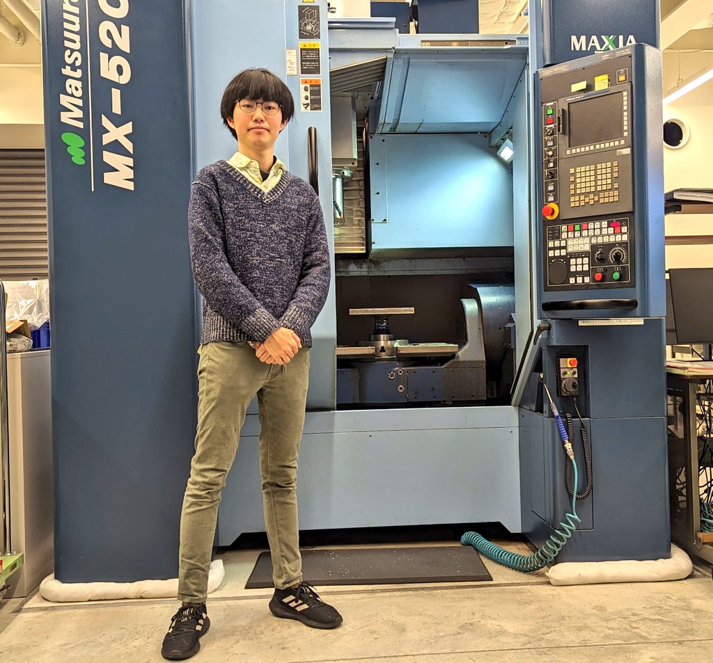 Chas_Labo's tweet image. 大学院制御機械工学コースを次席で卒業する事が出来ました、色々な知識と経験を学ばさせて頂きました、明日から新社会人頑張ります。