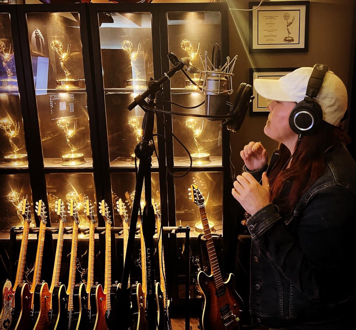 DrLauraPettler's tweet photo. Fantastic day at MULTI-Emmy-Winning @CrimeSonics laying down final vocals on #LauraPettlerMusic’s new song #Wrong for the @MurderRoomPod with genius award-winning composer and dear friend Dan Brown Jr.! #BettyNeumar #TrueCrime #truecrimepodcast #RiseAndSlay https://t.co/HvPLw08nKh
