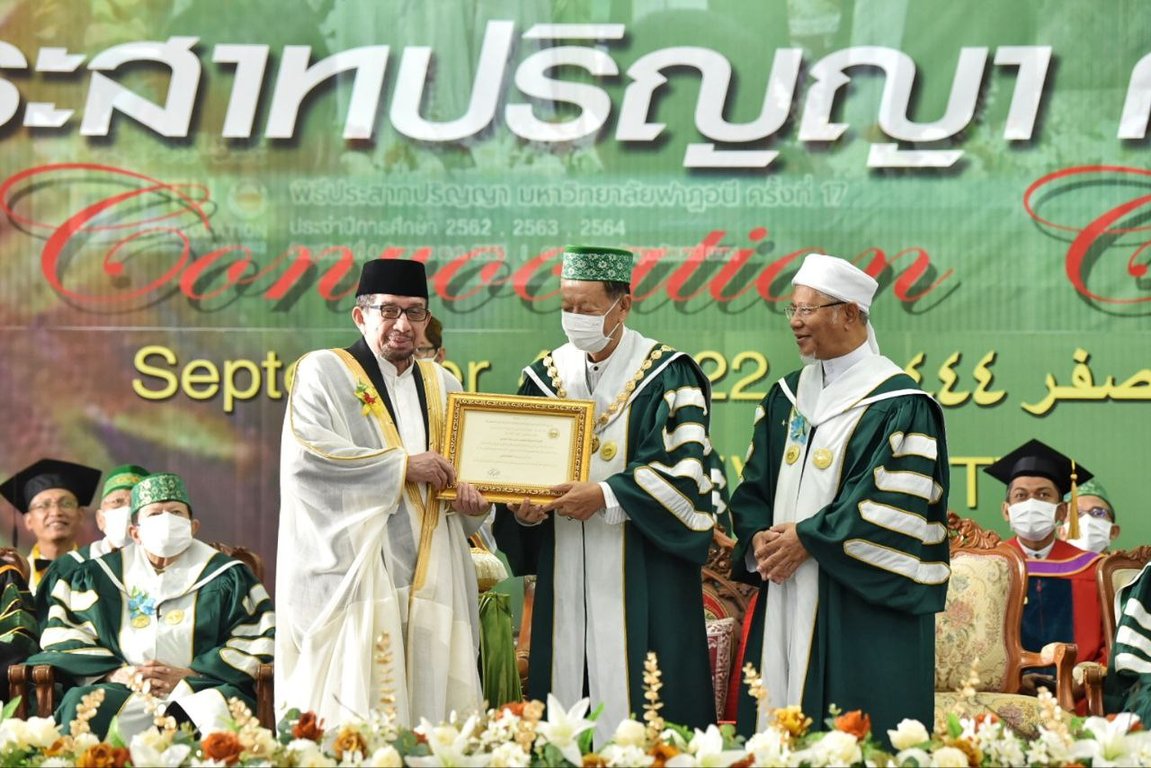 arkibmudapas's tweet photo. Pada 4 Sept 2022, anugerah sama diberikan kepada  Dr Salim Segaf Al-Jufri, Ketua Majlis Syura Parti Keadilan Sejahtera (PKS), yg dilantik mengetuai Kesatuan Ulama Muslim Antarabangsa beberapa hari kemudian, drpd Universiti Fatoni. Dr Ismail Lutfi ialah rektor Universiti tersebut. https://t.co/LJYwDbUwge