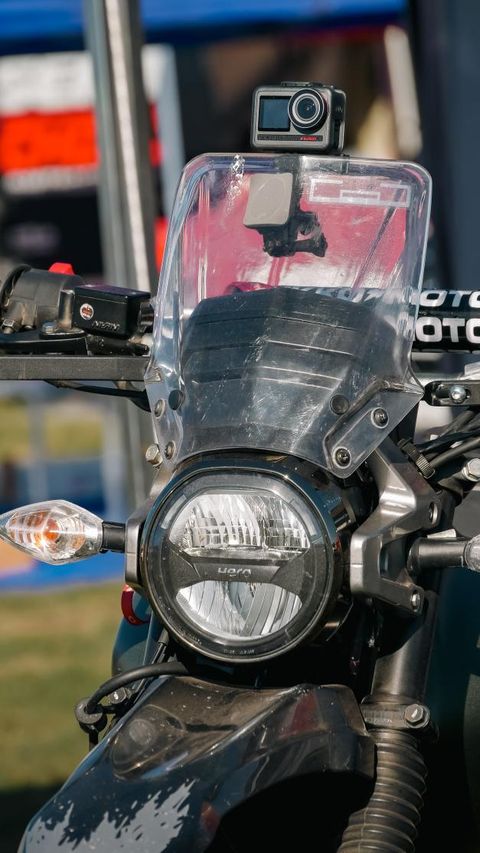akaso_official's tweet photo. The weekend is coming, take your camera and go on a motor tour for relaxing and filming.🏍
📷@rulosenruta capturing with AKASO Brave 8
👉https://t.co/glUrj36K9L
#GobeyondWithAKASO💪
#AKASO #brave8 #actioncamera #motortour #motorbike #photography #outdoors #weekend https://t.co/X7UNWMdKHF