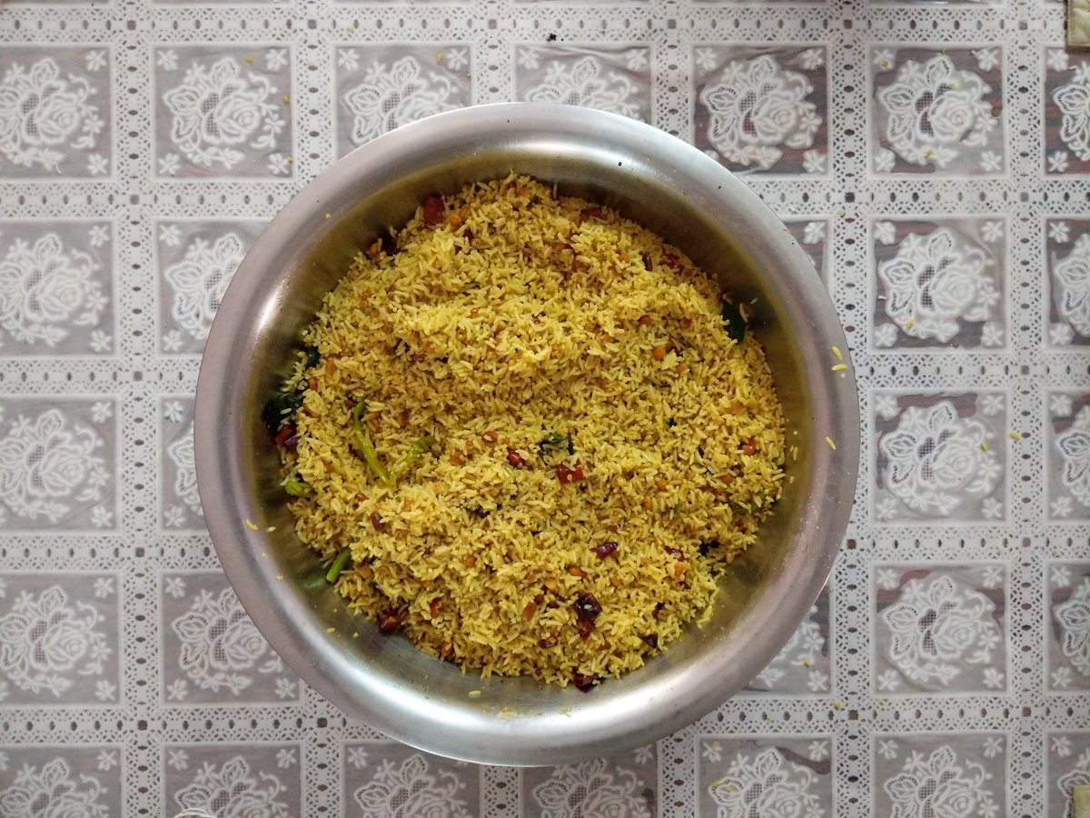 dekkani's tweet photo. Sourness is the dude of flavours. And the dude, as we know, abides. For as the old Telugu saying goes: “Chinta chaccina, pulupu chavadu”, or, “the tamarind tree may die, but sourness never will.”

On sour food in the Deccan &amp; South India:
https://t.co/jtp8oIDQJt

#History https://t.co/tIxdFurvvz