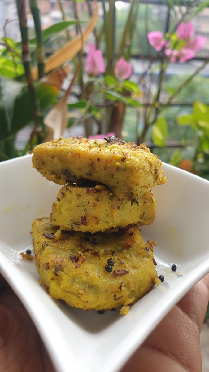 Panfried Kothimbirwadi #breakfast #maharashtrianfood #mumbai