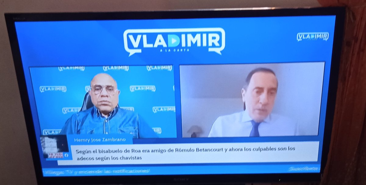 brucehuertag's tweet photo. El bobo @Vladivillegastv le pregunta al pajuo entrevistado que como sabe el que se perdieron 23.000 millones de dólares y responde porque me lo dijo Reuters. Este tipo de denuncias lo que hacen es enturbiar las investigaciones y los malditos corruptos en este caso logran librarse https://t.co/wLczSKGut0