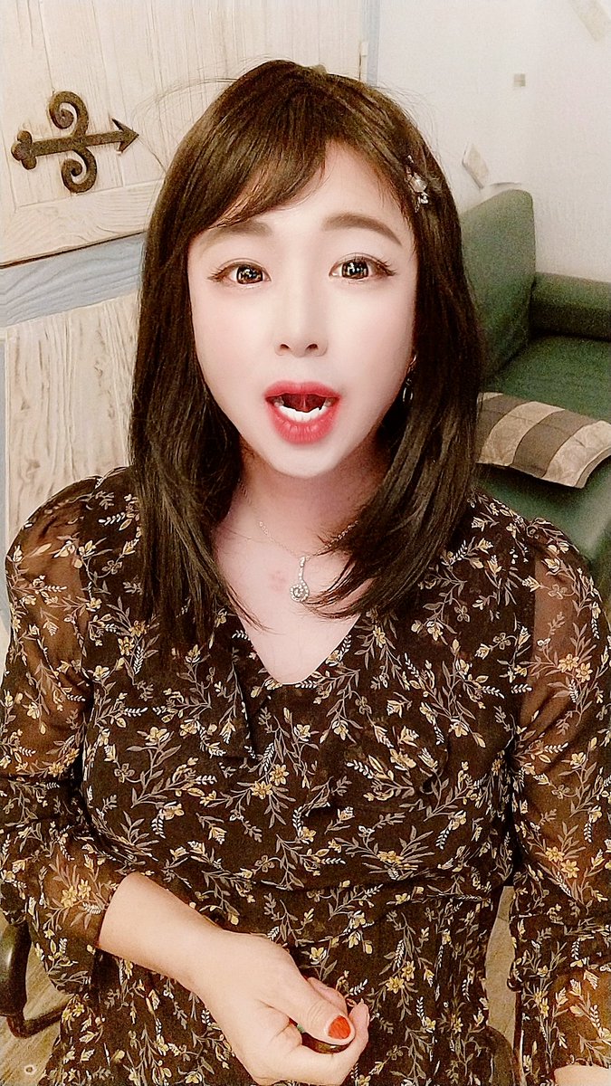 송지현 on Twitter " crossdresser 크로스드레서 여장남자 女裝男子 여장 농밀 키스 입에서 하수구