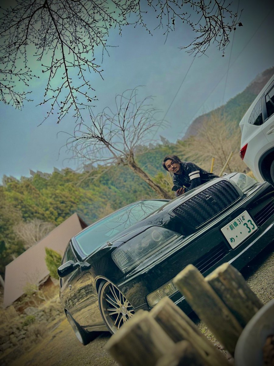 obinata0109's tweet photo. 名義変更も終わって正式におれの手から離れた😢
納車した時からことある事に写真とってもらってたから車と自分の変化を写真で追えるぐらい。愛着すごいし、寂しい以外の何者でもない。1枚目が納車当日。
最後が乗り納めの日。たくさん思い出ありがとう😎 https://t.co/Hcc7opyGrd