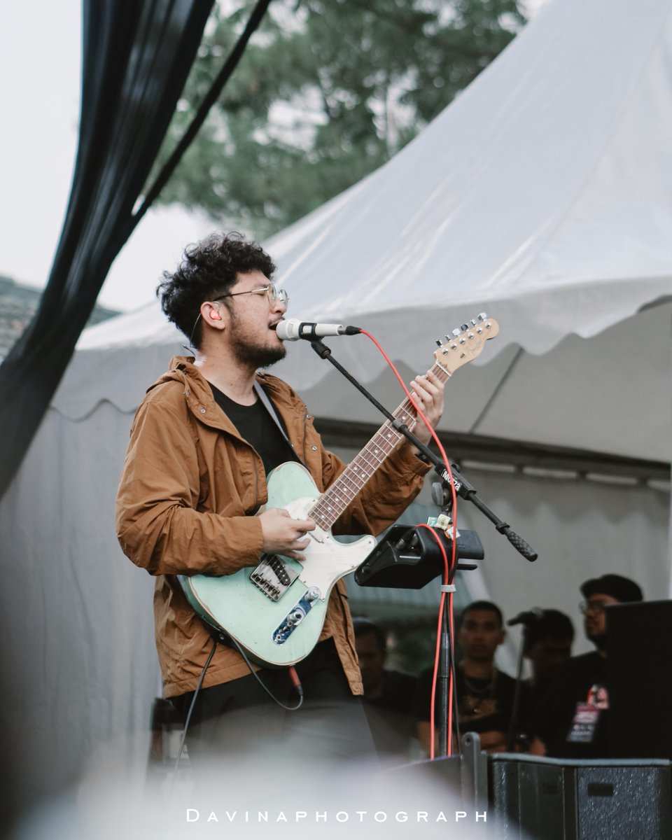 Davina_photo's tweet photo. Kunto Aji 190915 
@KuntoAjiW

PLAYLIST LIVE FESTIVAL 2019
BANDUNG

More photo : https://t.co/dcVHLL7DCL
Connect with me : https://t.co/fzVo8hZqzy

#photography #concert #konser #kuntoaji #PLF19 #stagephotography #bandung #canon #music #playlistlivefestival #davinaphotograph https://t.co/wx1NZB1u8H