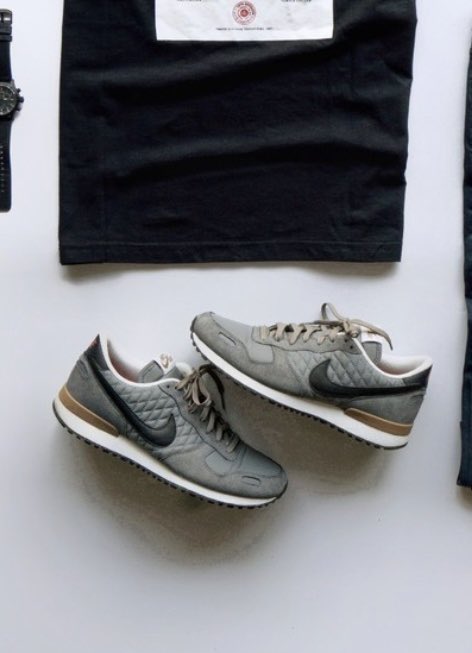 TheCigarian's tweet photo. Hey @Nike
What are these?  I’d love a pair! 
Thanks. 🙂
#Nike #Sneakers https://t.co/ev7Wu2b1aq