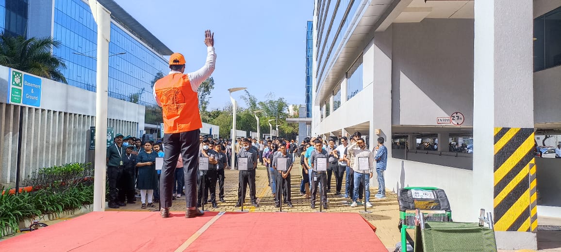 when_it_strikes's tweet photo. 𝐖𝐞𝐰𝐨𝐫𝐤, 𝐄𝐦𝐛𝐚𝐬𝐬𝐲 𝐆𝐨𝐥𝐟 𝐋𝐢𝐧𝐤𝐬, 𝐁𝐞𝐧𝐠𝐚𝐥𝐮𝐫𝐮 recently conducted a 𝐁𝐚𝐬𝐢𝐜 𝐅𝐢𝐫𝐞 𝐒𝐚𝐟𝐞𝐭𝐲 𝐜𝐨𝐦𝐛𝐢𝐧𝐞𝐝 𝐃𝐫𝐢𝐥𝐥 training program.

#wework #workplace #basicfiresafety #safetytraining  #trainingprovider #trainingprogram #whenitstrike https://t.co/n6ZIZ2h36F