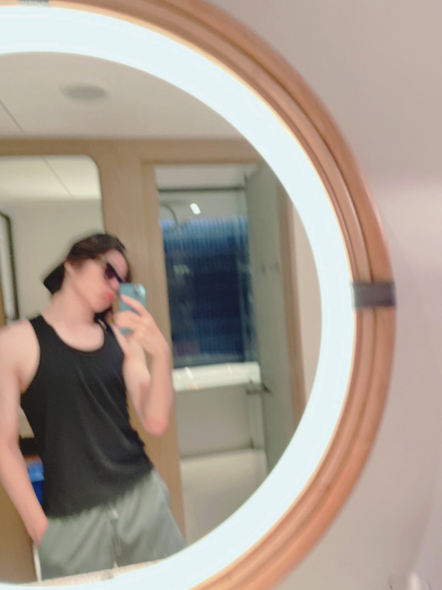 everlight0807's tweet photo. [WEVERSE] 230331 #SOJUNGHWAN Update 💎🐮 

😝

#TREASURE #트레저 #トレジャー 
@treasuremembers https://t.co/yaJzwpDPca