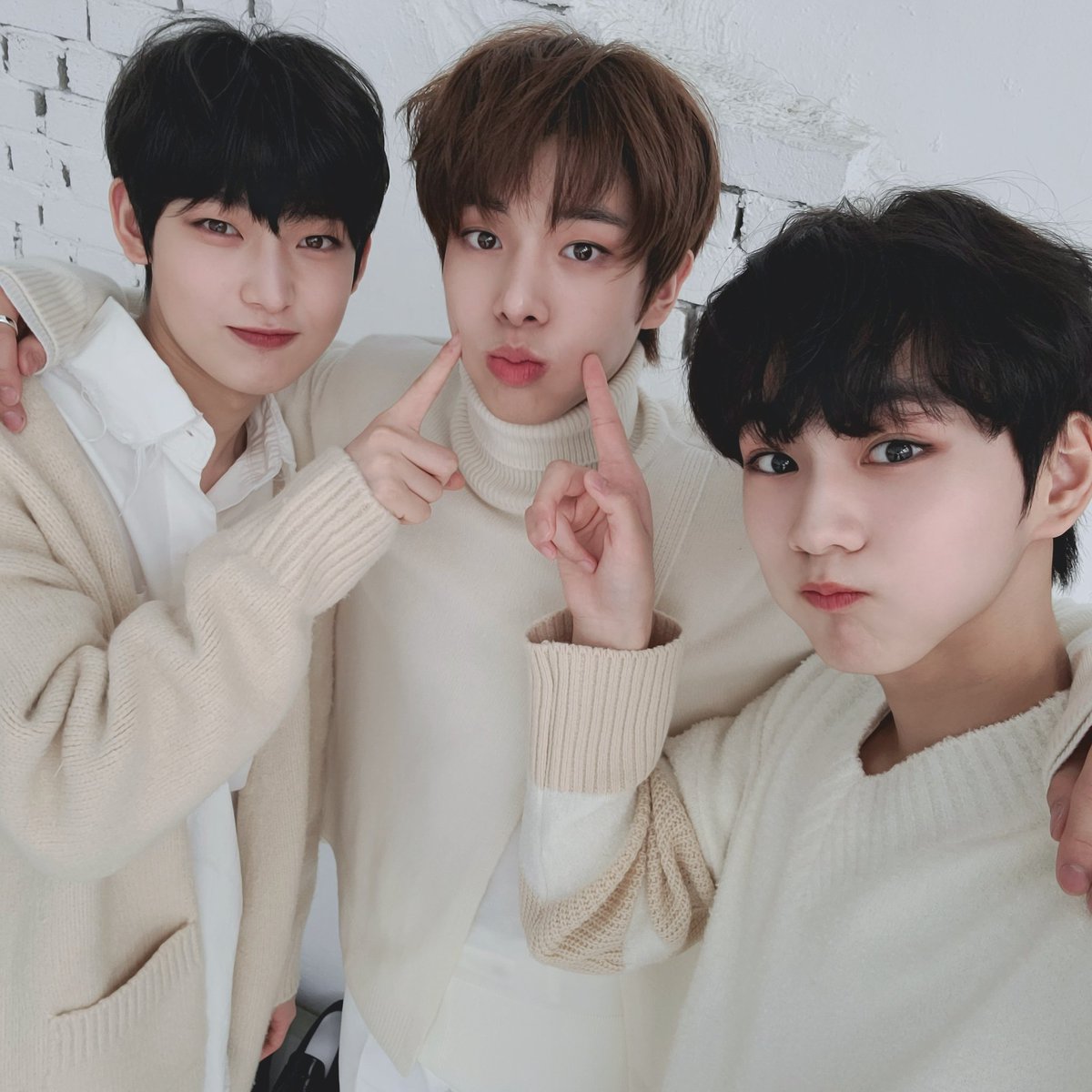 𝚗iños internacionales nos llaman bc #𝑝o͜͡𝚙ー𝑖n𓈒࣪𖥔࣪𝑗apa𝚗 deben tronar en las bocinas, y para celebrar los #𝟸·𝑓res𝚑で𝕪ears me traje al 𝚜or(r)a y 𝚋aecito tienen que ayudarme a chillar bien fuerte por el #𝒇rᧉ͜͡sqꭎı·𓈒࣪𐚁̸ꪚⅇrsɑrч! 📣

𝑓irst —— 𝚕ove ๑˚˖ #𝕂oko