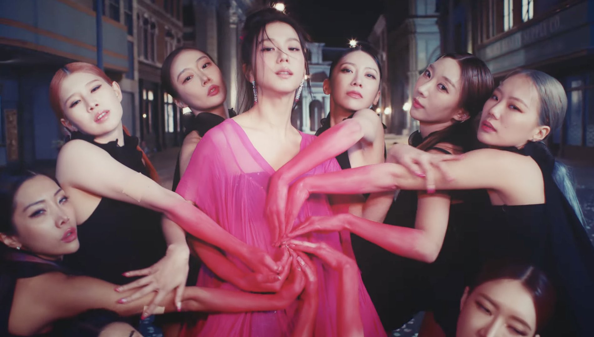 Jisoo in the FLOWER music video.