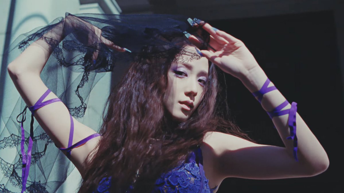 lisamygem's tweet photo. FLOWER was DIVINEEEE i loved the bridge SO MCUHHH all the looks were so GOODODOAJSJDNB i cant progress https://t.co/gZ12eGikbj