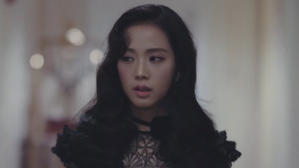 lisamygem's tweet photo. FLOWER was DIVINEEEE i loved the bridge SO MCUHHH all the looks were so GOODODOAJSJDNB i cant progress https://t.co/gZ12eGikbj