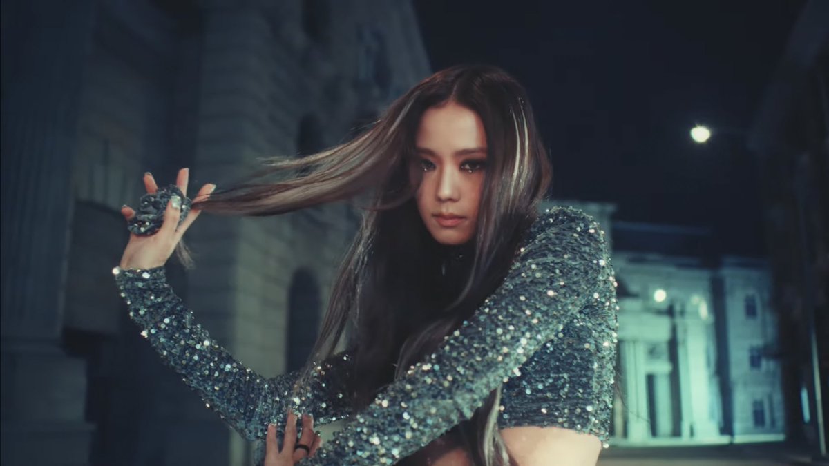 blackpinkbabo's tweet photo. ALL EYES ON JISOO https://t.co/Kou0Rl2osG
