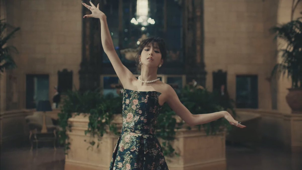 blackpinkbabo's tweet photo. ALL EYES ON JISOO https://t.co/Kou0Rl2osG