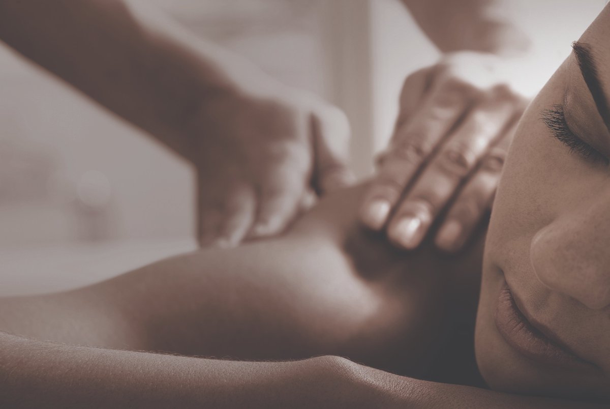 Feel restored &amp; revived with @parkhyattdayspa 'Easter Glow Spa' Package. Book your treatment today - bit.ly/Easter-Glow-Spa
#Easter2023 #eastergifts #Melbourne #spa