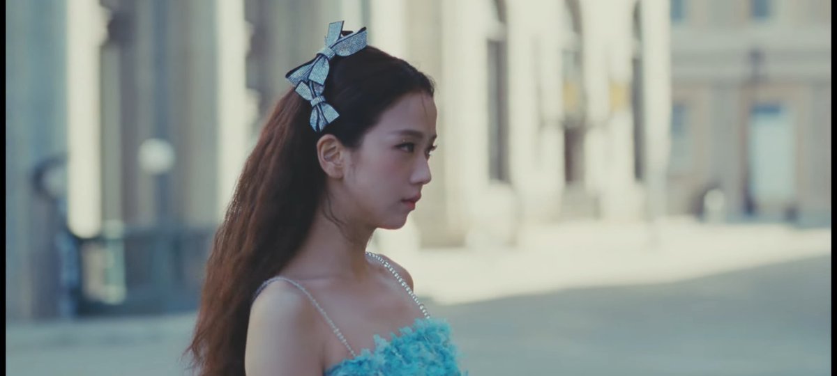 BLACKPINK_PH's tweet photo. JISOO'S VISUAL IS OVERFLOWING 🌹

SOLOIST JISOO DEBUT
#JISOO_Blooming_With_ME
#꽃처럼_피어난_지수_솔로 @BLACKPINK https://t.co/6W7d74yHnC