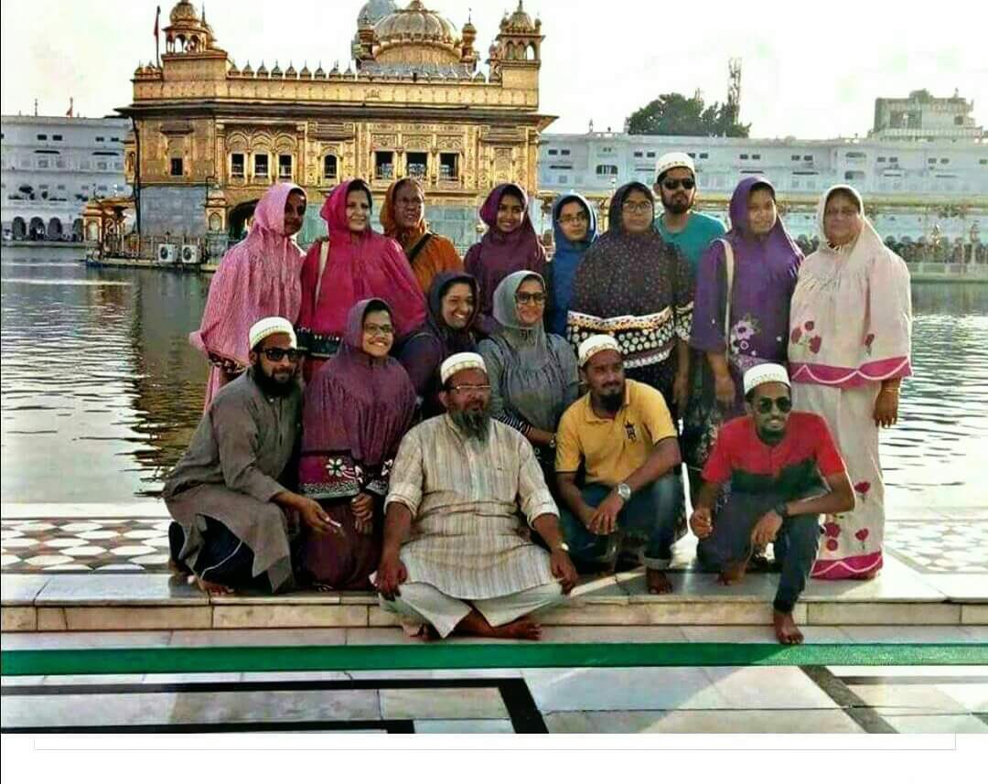 dashmeshpita's tweet photo. ਅਲਾਹ ਪਾਕੰ ਪਾਕ ਹੈ ਸਕ ਕਰਓੁ ਜੇ ਦੂਸਰ ਹੋਇ ॥

The Lord (Allah) is the purest of the pure; only through doubt there could be another.

ਕਬੀਰ ਕਰਮੁ ਕਰੀਮ ਕਾ ਓੁਹੁ ਕਰੈ ਜਾਨੈ ਸੋਇ ॥

O Kabeer, mercy flows from the merciful Lord; He alone knows who acts.

-ਤਿਲੰਗ, ਭਗਤ ਕਬੀਰ ਜੀ, ਅੰਗ ੭੨੭ https://t.co/1u9dVV7HNN