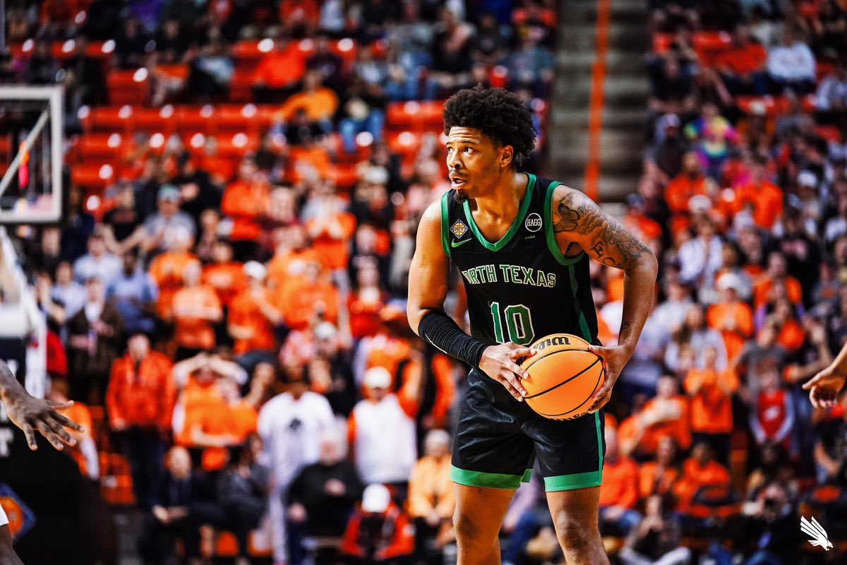 UMary transfer Kai Huntsberry helps lead North Texas to the program’s first ever NIT title, beating UAB 68-61.

He finishes championship night with 21 points (tied-game high), 6 rebounds, and 2 assists.

Huntsberry averaged 13.0 p/g in five NIT games for the Mean Green.
