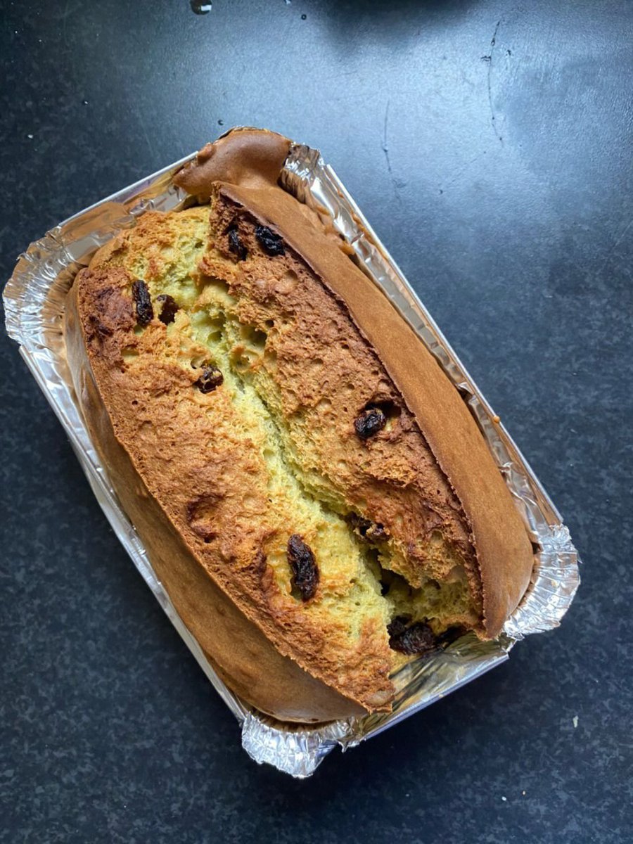 お昼は簡単にパンを食べます。🤗