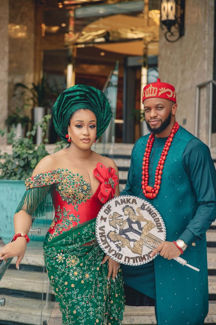 RealNwaChineke's tweet photo. Igbo kwenu! Igbo to the world!
#mensoutfit
#Senators
#menstyle
#menswear
#naijafashiondesign
#Naijamenfashion
#naijamenswear
#owambemen
#Isiagufabric
#isiaguoutfit
#naijamenoutfit
#menfashion
#menfashionstyle
#menfashionpost
#menstailoring
#menshoes
#africanmenswear
#africanmen https://t.co/JjIuw83rxX