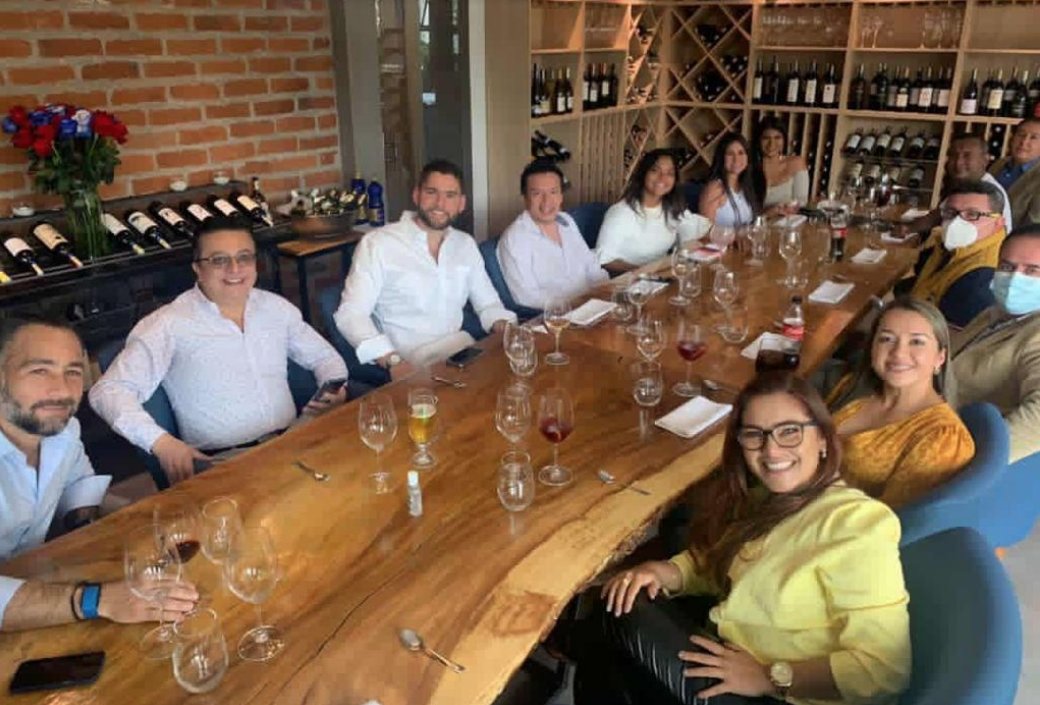 lahistoriaec's tweet photo. Se publicó hace más de un año. El caso de peculado en Flopec, por el que ahora se acusa a Guillermo Lasso por no haber acabado ese contrato, se reveló por @Pinvestigacion3 en enero de 2022. La celebración del negocio se hizo con una fiesta que terminó con una denuncia de agresión sexual.