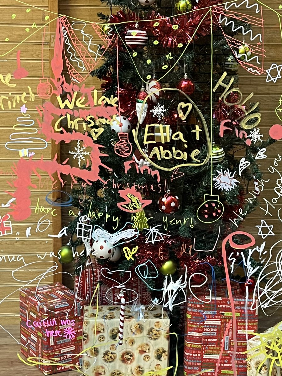 MeltonBid's tweet image. We loved creating these Christmas windows with Inviting Writing last year! And we’re back in the Bell Centre again tomorrow 12-3pm for more Easter doodling fun! 🐣 🐰Come &amp;amp; join us as we create another fantastic window display @meltontimes #melton #easterwindow #familyfun