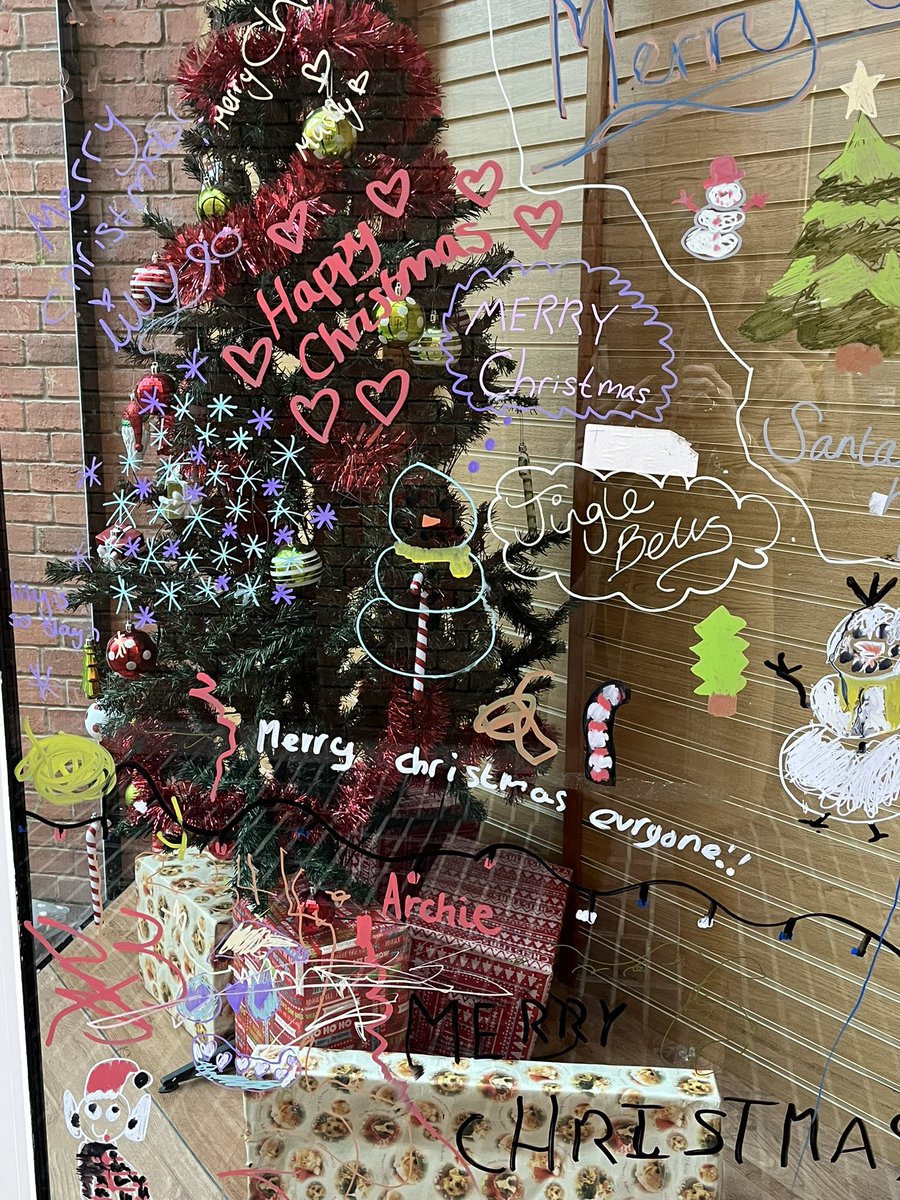 MeltonBid's tweet image. We loved creating these Christmas windows with Inviting Writing last year! And we’re back in the Bell Centre again tomorrow 12-3pm for more Easter doodling fun! 🐣 🐰Come &amp;amp; join us as we create another fantastic window display @meltontimes #melton #easterwindow #familyfun