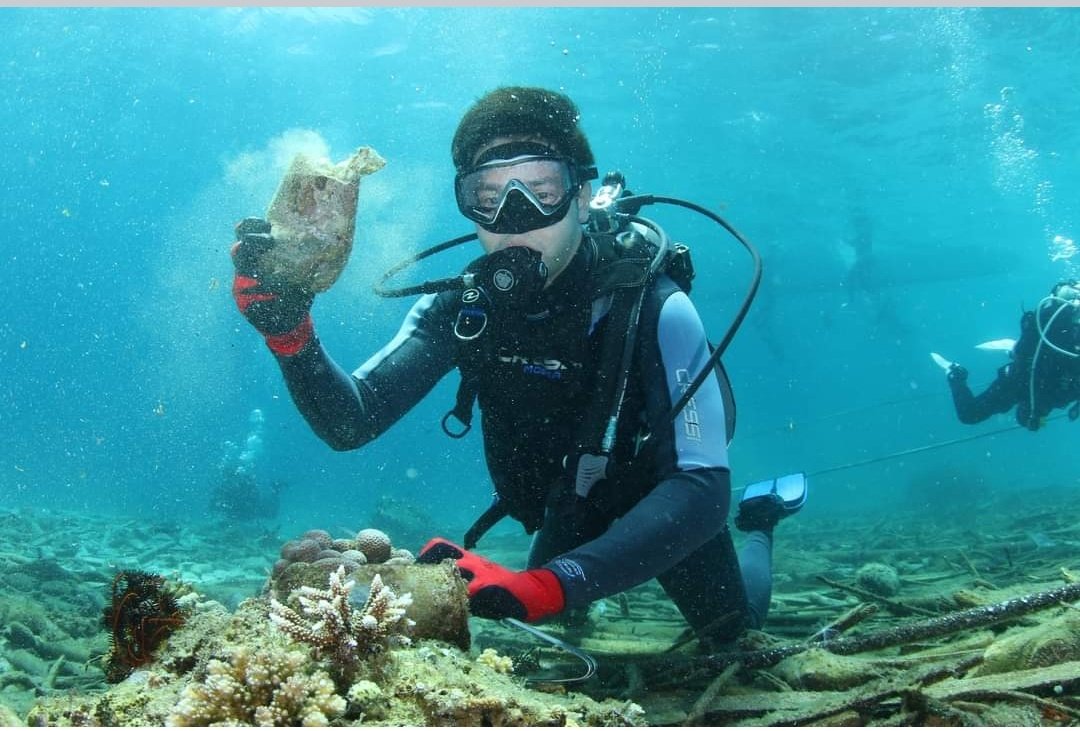 itsmeAiVee_2's tweet photo. Protect our Planet Save our Seas campaign
More picx 👇🏾
https://t.co/IoNAVLhgyF
#CTSavingOurSeas
#ALDENxCenturyTunaSuperbods
#ALDENRichards
📸centurytunasuperbods https://t.co/7AuFZ6GdOa