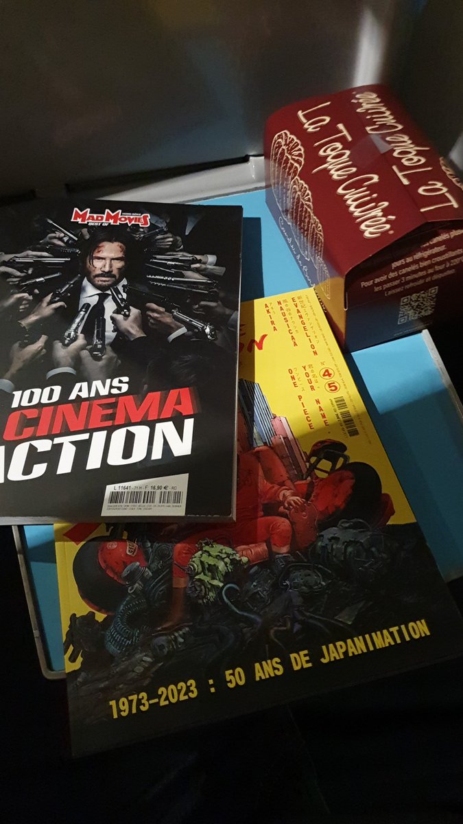 SoireesToilees's tweet photo. Des cannelés et de la lecture pour préparer les prochaines émissions https://t.co/91BClibiwA