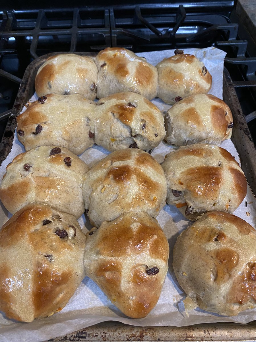KarenKee10's tweet image. Managed to make some hot cross buns today-it’s strange how some things are just not available across the pond! #culturaldifferences