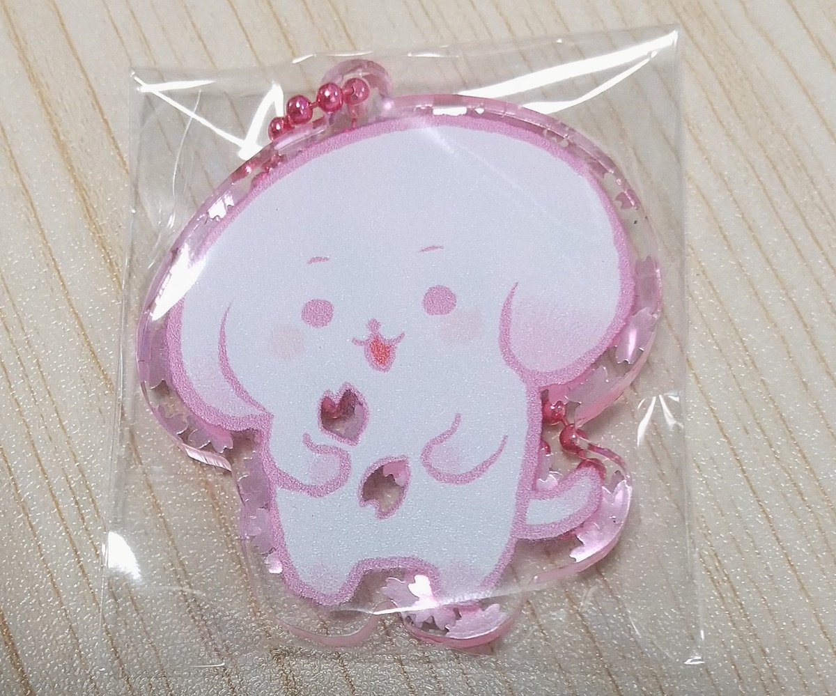 「たえいぬの桜キラキラフレークアクキーが完成したので、明日からBOOTHで販売しよ」|たえいぬのイラスト