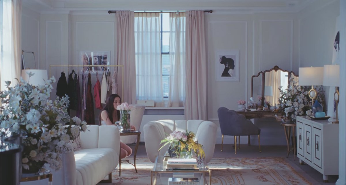 jisoo_snows's tweet photo. Debunking Flower by Jisoo.

Chapter 1

Jisoo, waits for someone in the car, she gets up and starts to think about the past. 

She smells flowers that are light pink in color and the song starts as someone knocks and calls her and she is glaring at herself infront of the mirror. https://t.co/kbbfELlbRz