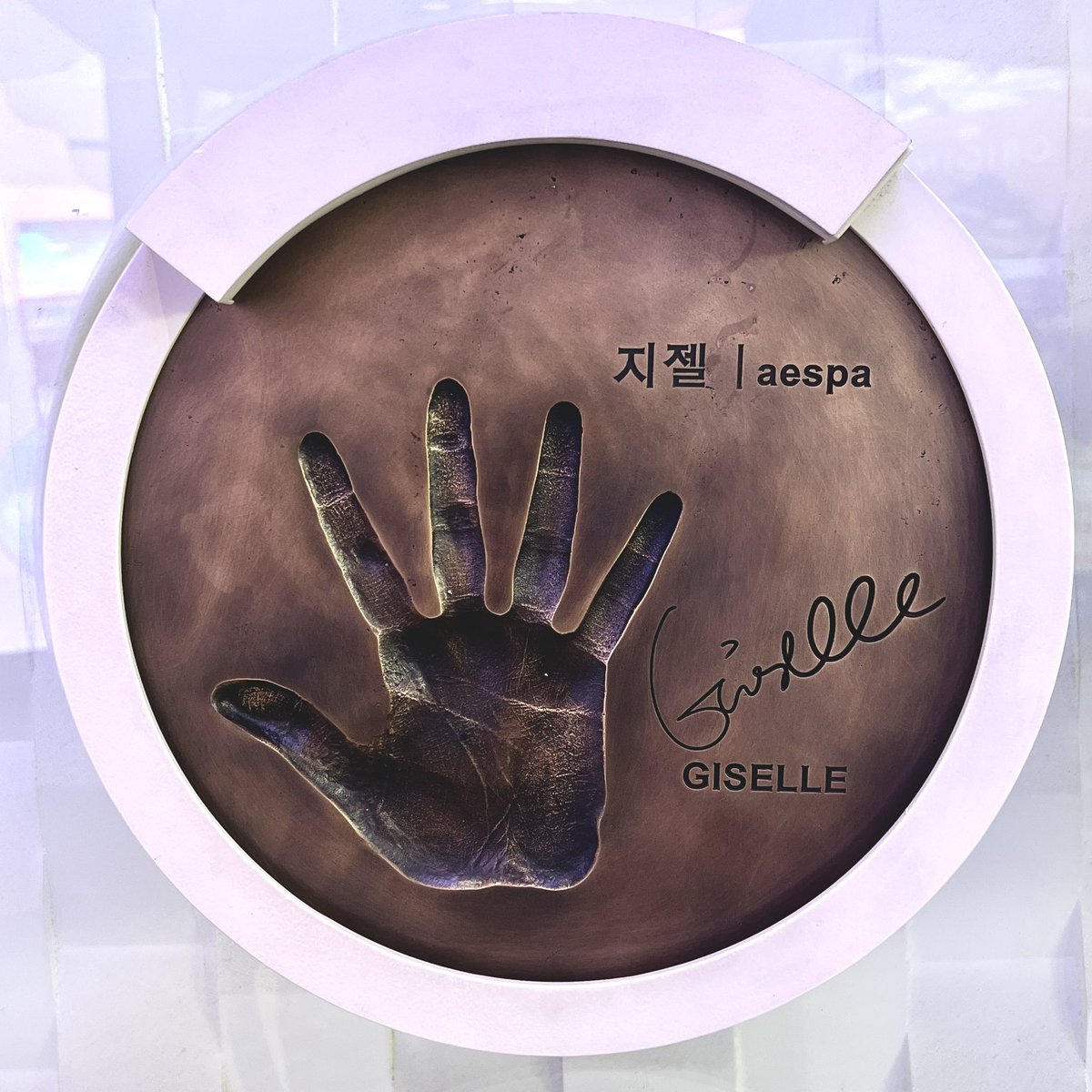 Kai.__.SS on Twitter "RT radred0 💙 large palm, short fingers 🌙