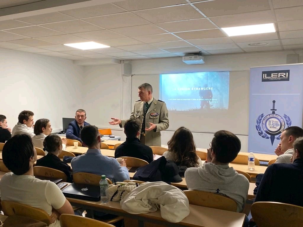 Merci au colonel <a href="/gdesercey/">Guillaume de Sercey</a> venu témoigner auprès de nos étudiants d'<a href="/ileri_dfense/">ILERI Défense</a> de son expérience dans la <a href="/LegionEtrangere/">Légion étrangère</a> 

De précieux échanges à l'@ileri_edu