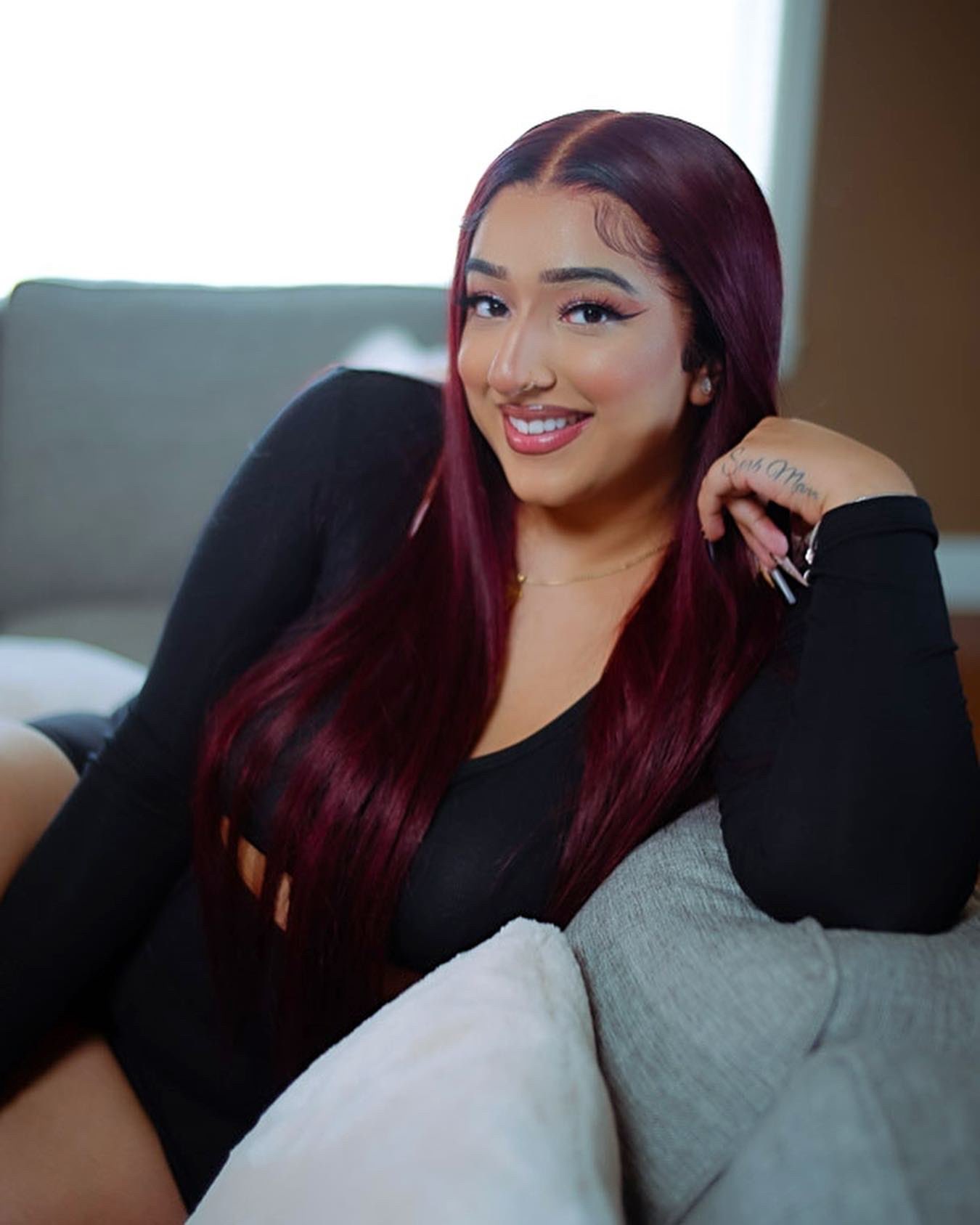 TW Pornstars 3 pic. Rakhi Gill🇨🇦🇺🇸🇮🇳. Twitter. It’s giving face 🐮💗. 5
