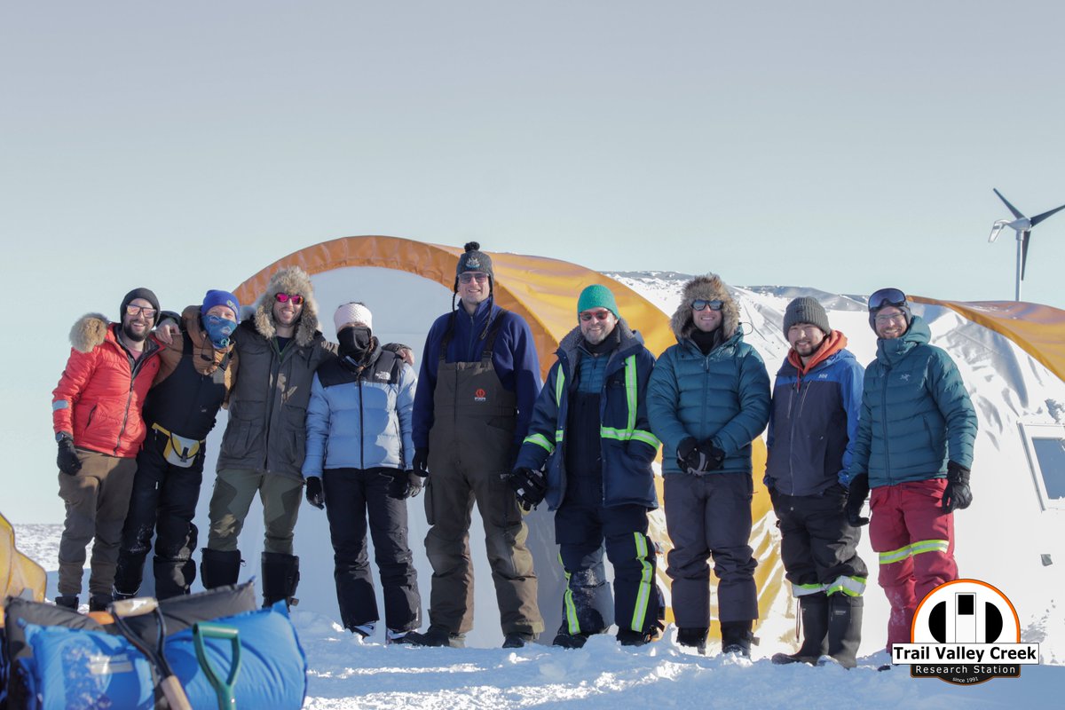 branden0walker's tweet image. Another successful winter field campaign at #tvc studying #snow #carbon and #methane!