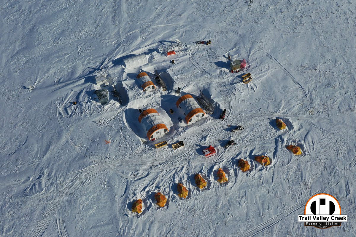 branden0walker's tweet image. Another successful winter field campaign at #tvc studying #snow #carbon and #methane!