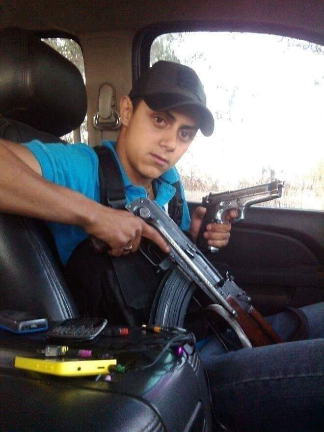 LE LLORAS CUANDO LO MATAN, PERO ERES SU ALCAHUETA MIENTRAS VIVE.

Tienes un hijo, novio, primo, sobrino, amigo esposo etc; y sabes que es ratero, drogadicto, talonea a la gente, y hasta es un asesino. Y en lugar de que lo guíes por el camino del bien, lo festejas y le solapas