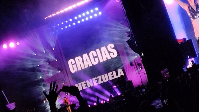 GRACIAS GRACIAS <a href="/haashoficial/">Ha*Ash</a> 🇻🇪🇻🇪🇻🇪 Las AMAMOS!!🥰🥰💃💃💛💙❤️ #HaAshEnVenezuela