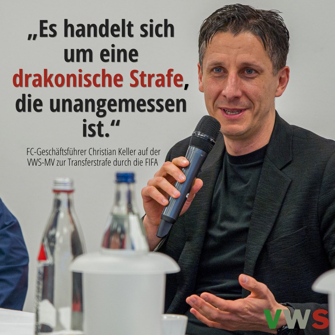 Auf der Mitgliederversammlung des #VWS im Kölner Geißbockheim sprach Geschäftsführer Christian Keller vom <a href="/fckoeln/">1. FC Köln</a> im Gespräch mit Claus Lufen unter anderem über die Transfersperre des FC durch die #FIFA.